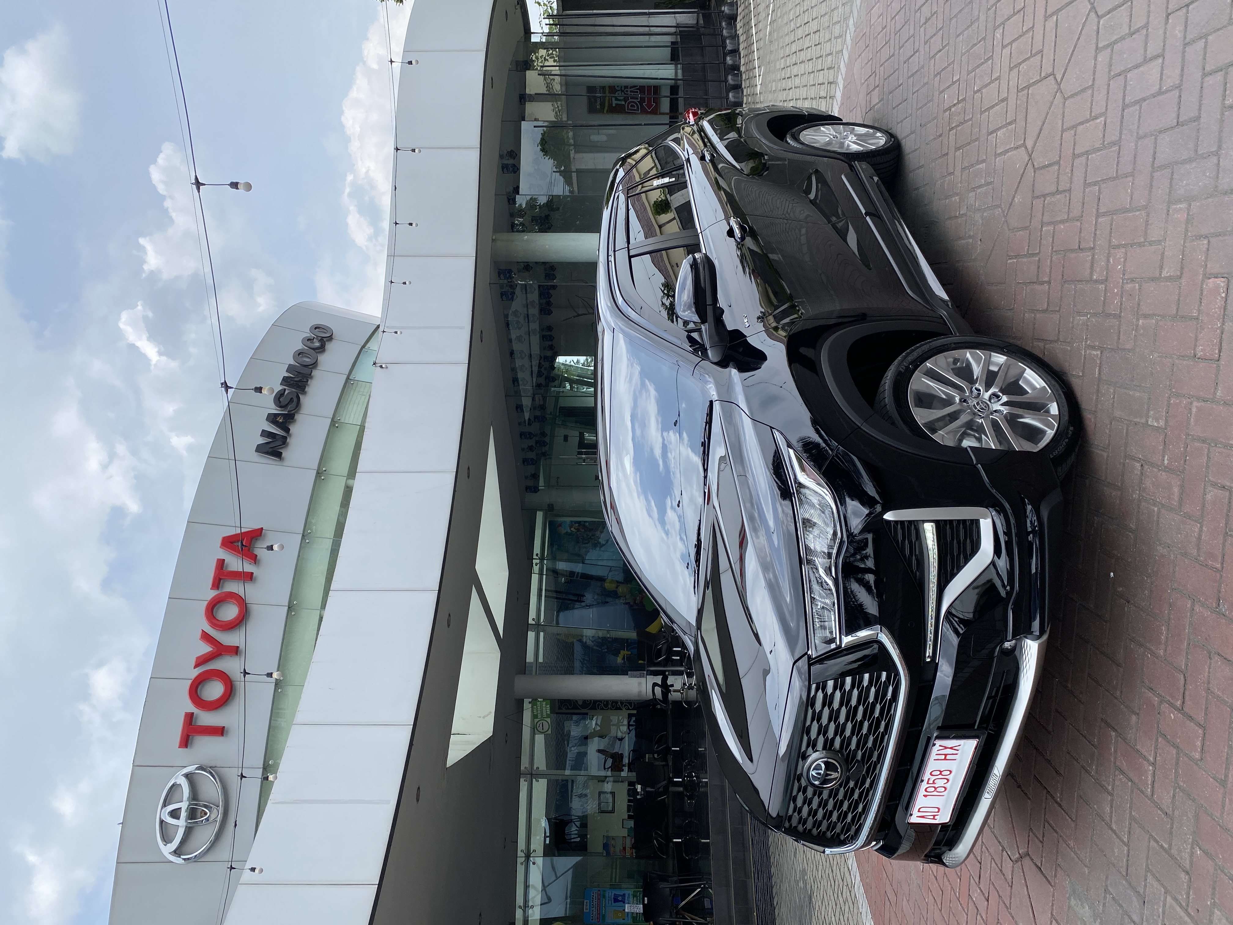 Innova Zenix Hybrid